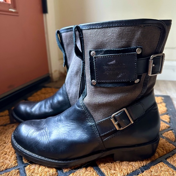 Harley-Davidson Shoes - Women's Harley-Davidson motorcycle black leather short boots